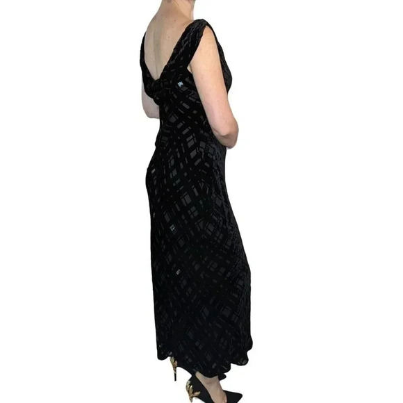 Valerie Stevens Black Velvet Beaded Lux Evening Gown - Picture 13 of 16